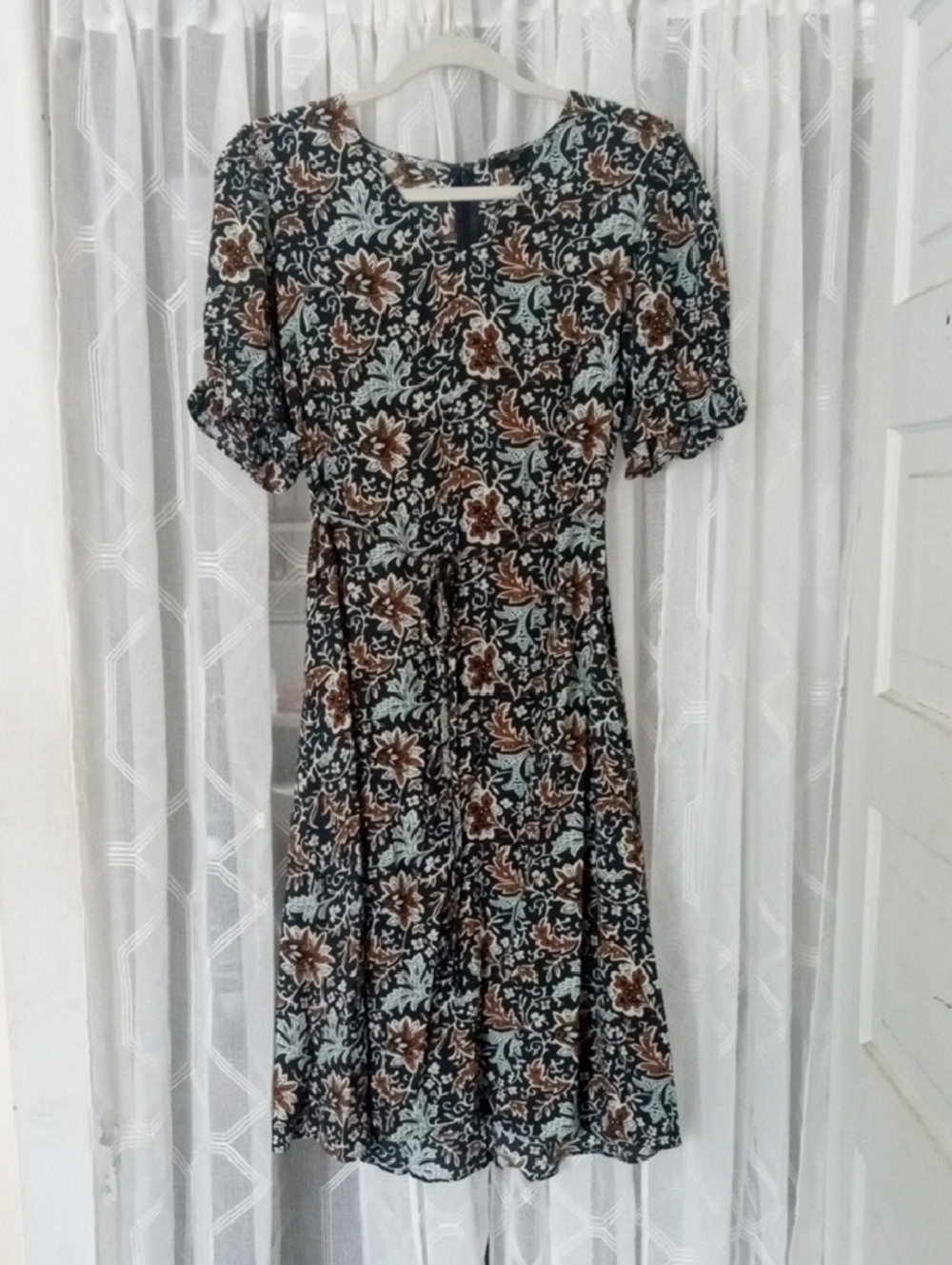 Ann Taylor Factory Floral Puff-Sleeve Midi Dress Black Brown & Pale Blue Size 4P